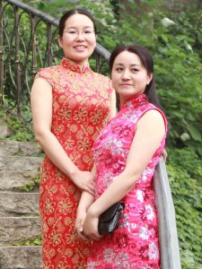 旗袍熟妇们的性感外拍有几个还穿了肉丝