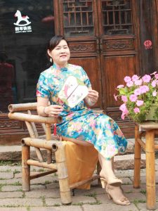 旗袍熟妇们的性感外拍有几个还穿了肉丝