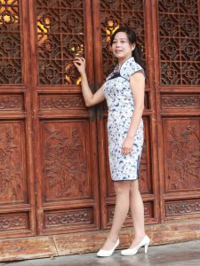 旗袍熟妇们的性感外拍有几个还穿了肉丝