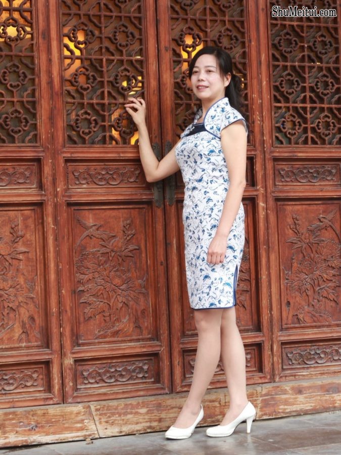 旗袍熟妇们的性感外拍有几个还穿了肉丝[第9张/共53张]