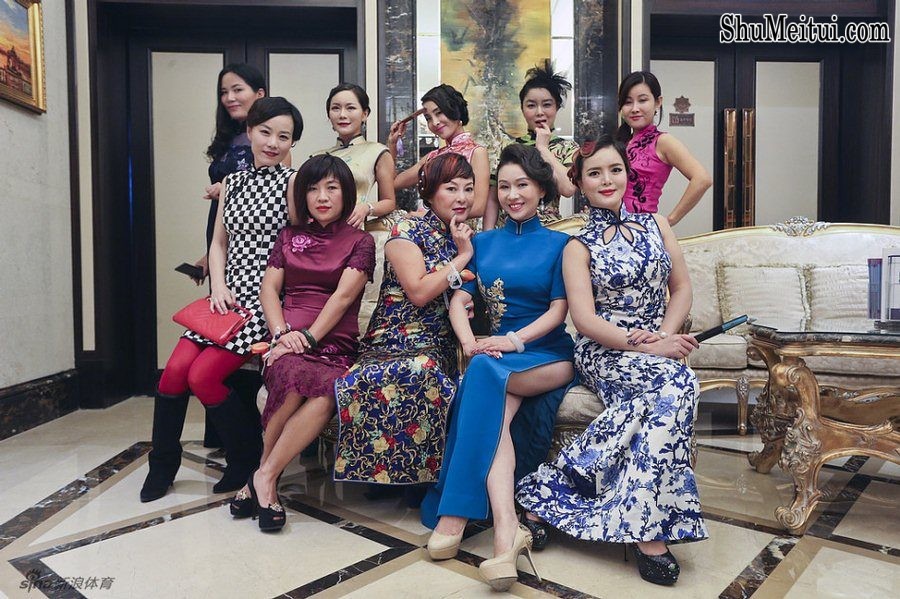 熟女们的旗袍聚会秀腿的好机会[第10张/共15张]