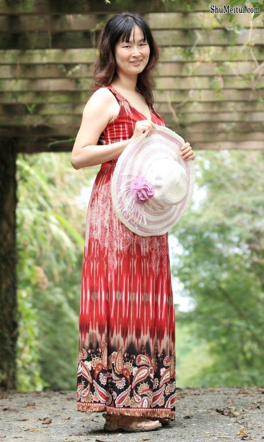 Elin姐长裙低胸都能看到胸罩了[第3张/共18张]