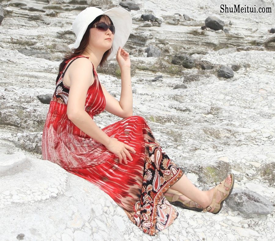 Elin姐长裙低胸都能看到胸罩了[第8张/共18张]