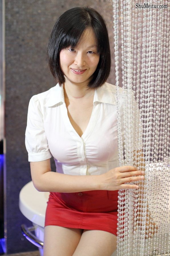 Elin姐超短裙美丽玉腿好一个迷人熟女[第14张/共24张]