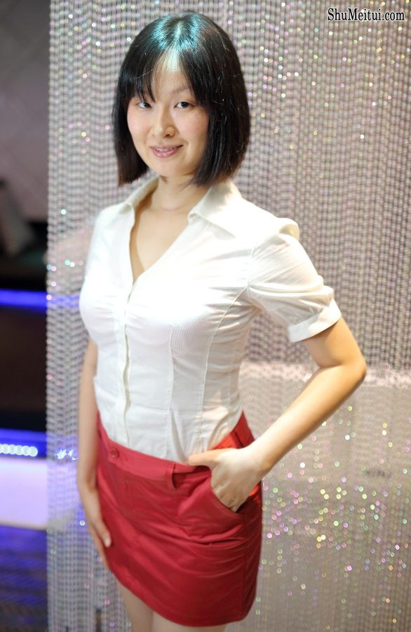 Elin姐超短裙美丽玉腿好一个迷人熟女[第15张/共24张]