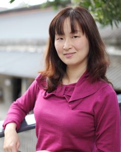 Elin姐是一位喜欢穿丝袜的丰满女人