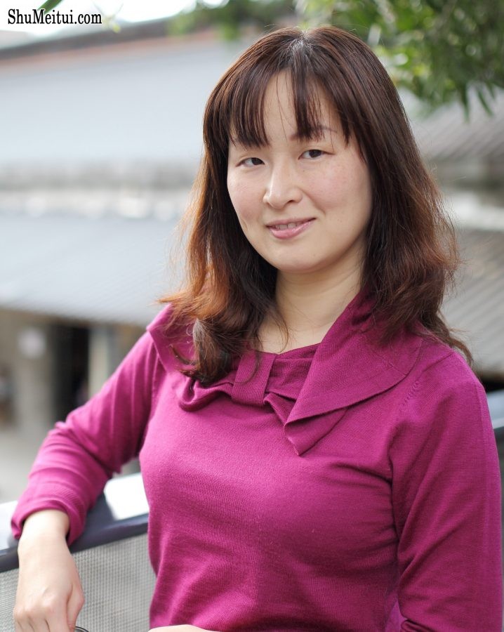 Elin姐是一位喜欢穿丝袜的丰满女人[第1张/共8张]