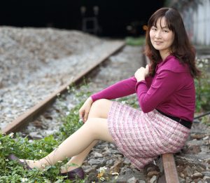 Elin姐是一位喜欢穿丝袜的丰满女人