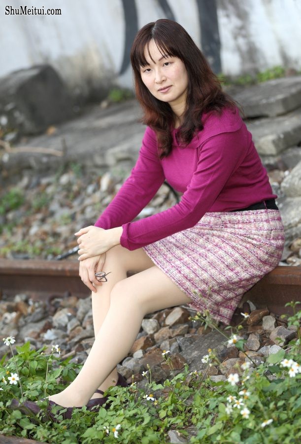 Elin姐是一位喜欢穿丝袜的丰满女人[第5张/共8张]