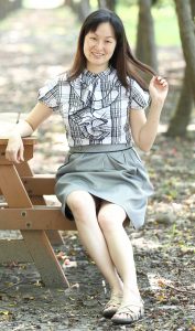 Elin姐树林中玉腿拍摄