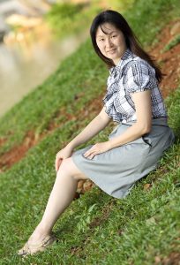 Elin姐树林中玉腿拍摄