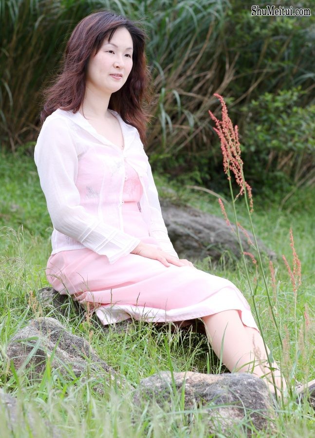 成熟丰满优雅的Elin姐野外肉丝脚[第4张/共9张]