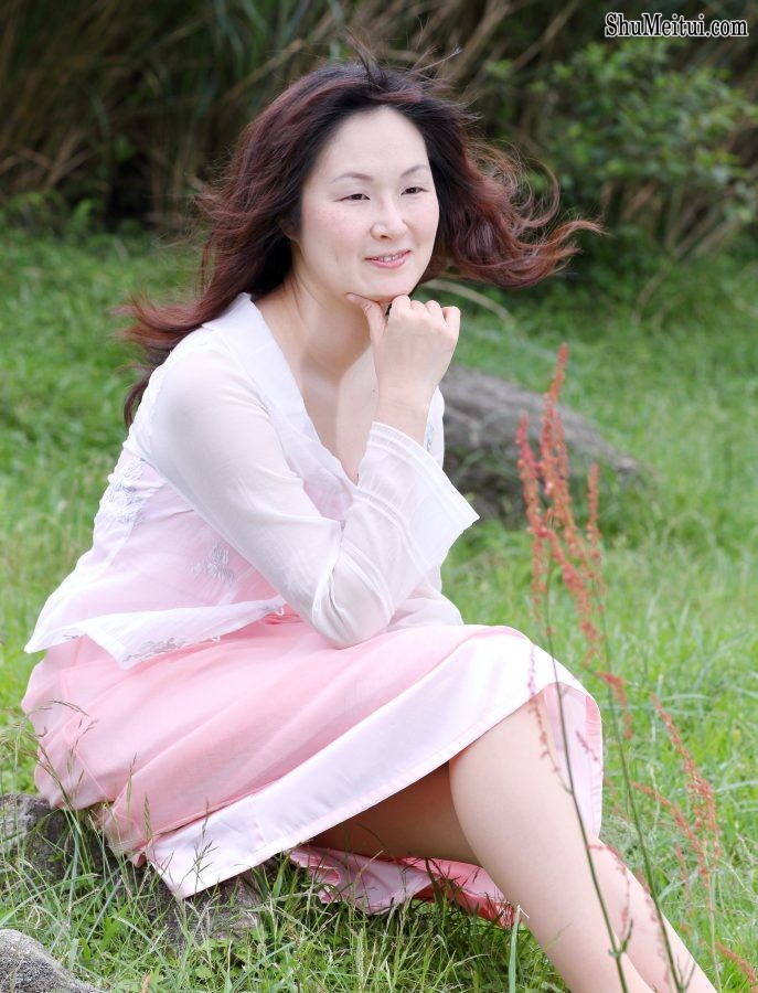 成熟丰满优雅的Elin姐野外肉丝脚[第5张/共9张]