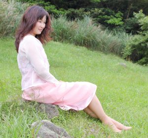 成熟丰满优雅的Elin姐野外肉丝脚