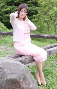 成熟丰满优雅的Elin姐野外肉丝脚