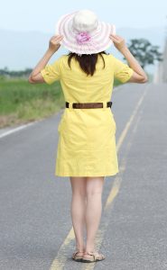 熟女Elin姐短裙拍摄摆pose