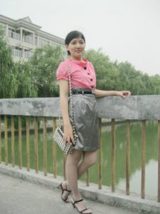 me小妞的各种袜子有白丝黑丝还有短棉袜