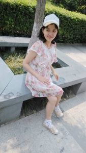 me小妞的各种袜子有白丝黑丝还有短棉袜