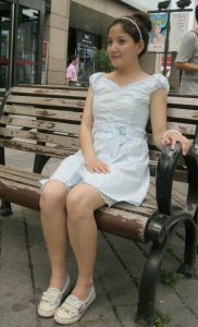 一个浙江小妞夏天爱秀白腿