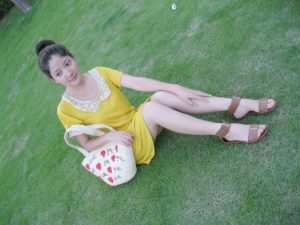 一个浙江小妞夏天爱秀白腿