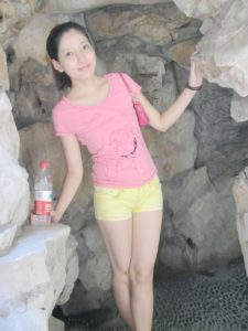 一个浙江小妞夏天爱秀白腿