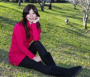 表嫂春日里穿裤袜靴子外拍