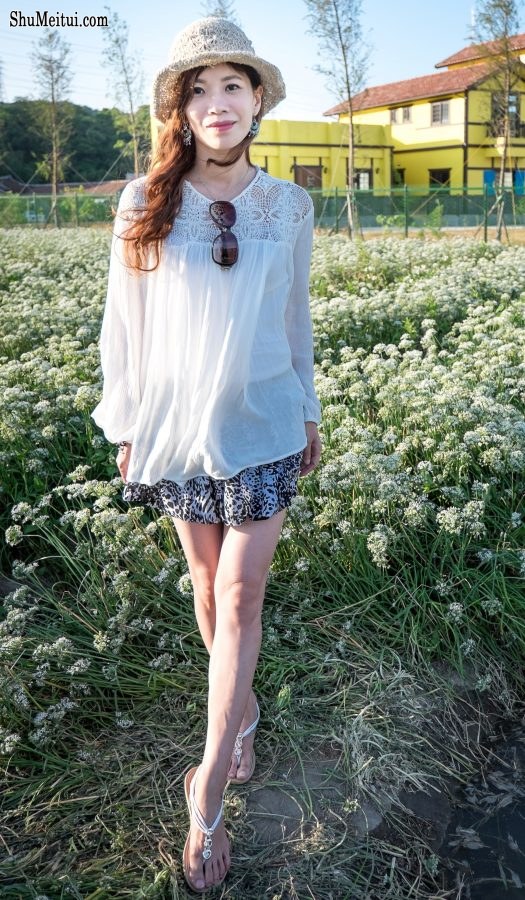 表嫂在韭菜花地里的美腿诱惑[第3张/共6张]