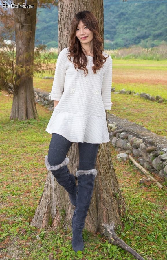 喜欢拍照的表嫂穿上了牛仔裤高跟靴子[第18张/共30张]