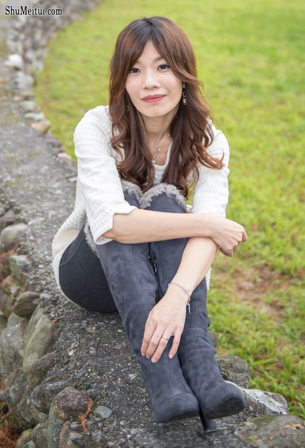 喜欢拍照的表嫂穿上了牛仔裤高跟靴子[第21张/共30张]