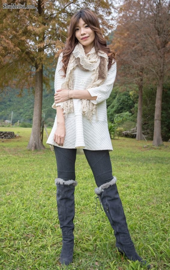 喜欢拍照的表嫂穿上了牛仔裤高跟靴子[第6张/共30张]