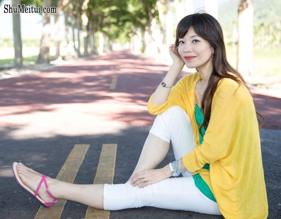 轻熟女嫂子穿了一双漂亮的凉鞋[第1张/共10张]