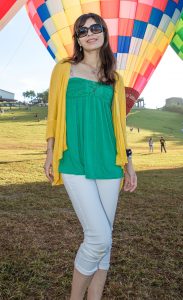 轻熟女嫂子穿了一双漂亮的凉鞋