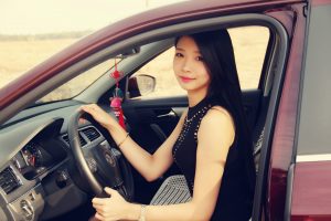 喜欢穿丝袜秀腿的人妻