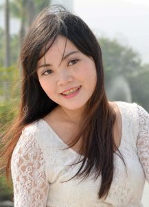 三位成熟姐姐三次出击————黄姐白裙肉丝