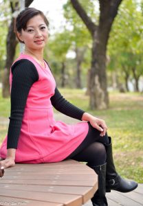 在公司做财务的会计熟女韩姐的厚丝袜靴子1