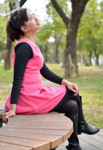 在公司做财务的会计熟女韩姐的厚丝袜靴子1