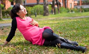 在公司做财务的会计熟女韩姐的厚丝袜靴子1