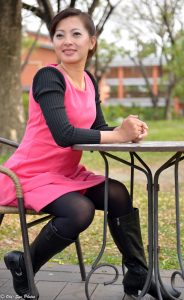 在公司做财务的会计熟女韩姐的厚丝袜靴子2