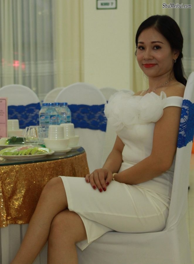 胡艳阿姨红毯高跟礼服似明星[第15张/共23张]