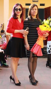 胡艳阿姨细高跟美腿