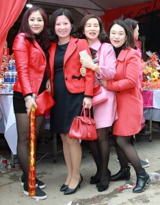 胡艳阿姨新年秀黑丝袜美腿