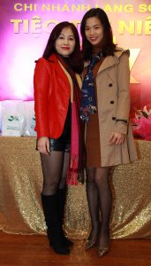 胡艳阿姨新年秀黑丝袜美腿