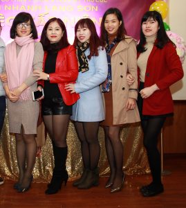 胡艳阿姨新年秀黑丝袜美腿