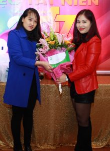 胡艳阿姨新年秀黑丝袜美腿