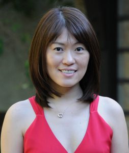 美丽大方的L嫂性感低胸红裙