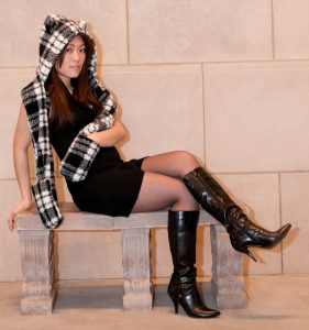 有气质的L嫂黑丝袜细跟靴子