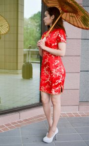 小庭红色超短旗袍高跟美腿