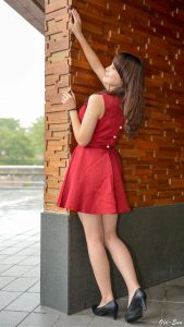 小竹穿着还是有些保守的