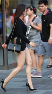 性感气质的姐姐美腿细高跟靓丽街拍