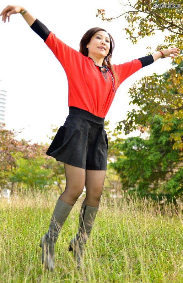 三位成熟姐姐三次出击————芝姐靴子配丝袜[第13张/共28张]